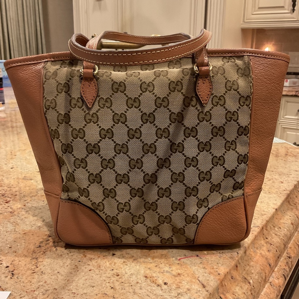 GUCCI SHOULDER HANDBG, CANVAS & leather